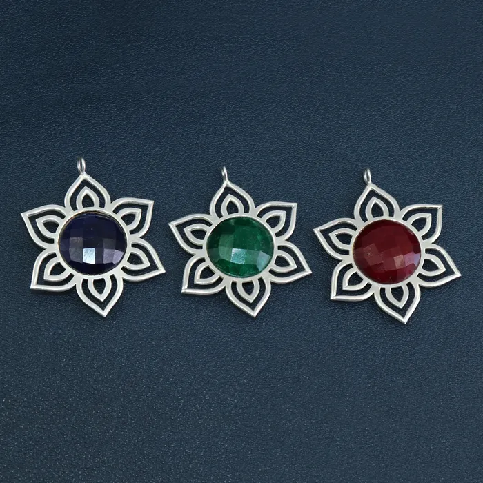 GemmartUSA Flower Shape 42x37mm Single Bail Silver Plated Gemstone Connector Pendant Necklaces